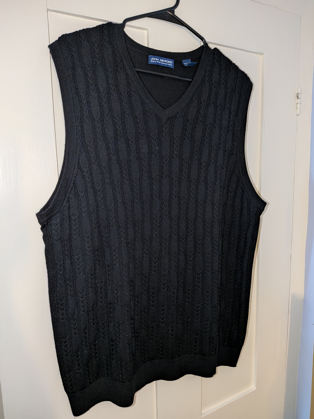 John Ashford Men's Black Cable Knit V-Neck Sweater Vest
